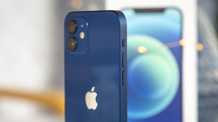 iPhone 12 giảm giá mạnh trong tháng 1/2022: Cơ hội mua iPhone đời cao giá hời cho khách Việt