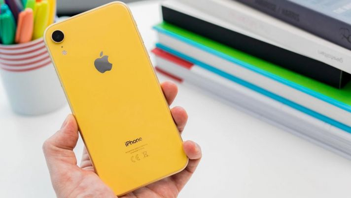 iPhone XR giá chỉ còn 6.3 triệu đồng trong tháng 1/2022 khiến khách Việt 'ngỡ ngàng'
