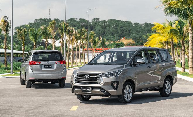 Mitsubishi Xpander và Suzuki Ertiga 'đứng ngồi không yên' vì giá Toyota Innova tiếp tục giảm mạnh