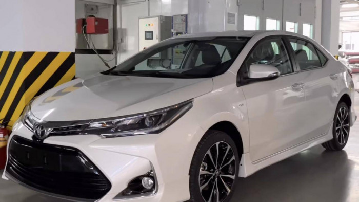 Toyota Corolla Altis 2022 bắt đầu nhận cọc, hé lộ giá bán khiến Kia K3 và Hyundai Elantra ngỡ ngàng