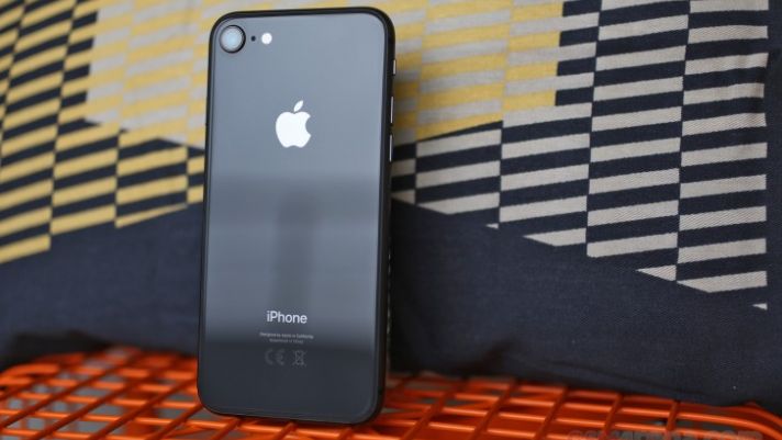 Tin công nghệ hot 30/1: Apple gây bất ngờ bán trở lại iPhone 8 giá hơn 7 triệu đồng gây sốt