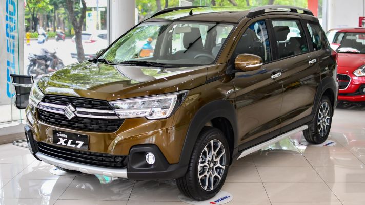 Giá lăn bánh Suzuki XL7 tháng 2/2022: Ưu đãi ngập tràn, đè bẹp Mitsubishi Xpander Cross