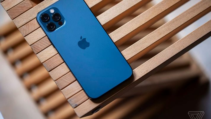iPhone 12 Pro giảm giá kịch sàn cuối tháng 2/2022