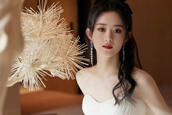 Triệu Lệ Dĩnh bị fan đăng đàn ‘bóc phốt’, hé lộ con người thật của nữ diễn viên gây ngỡ ngàng