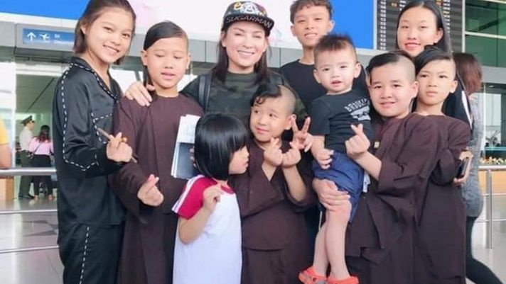 Con gái nuôi Phi Nhung đăng ảnh cùng các con nuôi cố ca sĩ, tiết lộ tình trạng cuộc sống hiện tại