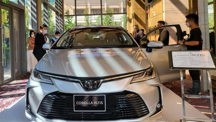 Cận cảnh Toyota Corolla Altis 2022 tại đại lý Việt: Đẹp không điểm chê, trang bị hàng đầu phân khúc