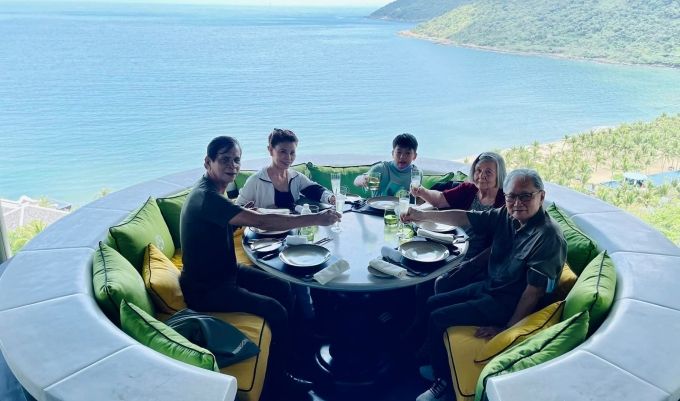 Clip quay lại toàn bộ chuyến đi resort hàng đầu thế giới của đại gia đình Hồ Ngọc Hà