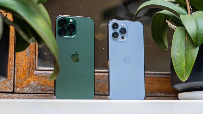 5 điện thoại cao cấp pin dùng lâu nhất  tháng 3/2022, iPhone 13 Pro Max vẫn không có đối thủ