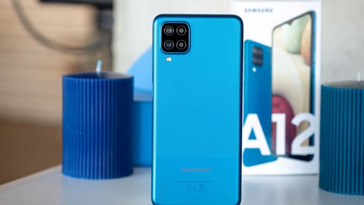 Đánh bại iPhone 12, Samsung Galaxy A12 đạt được ngôi vị từng thuộc về Nokia