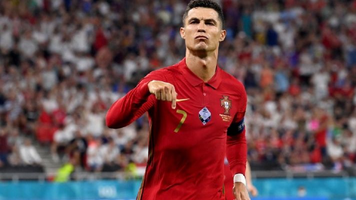 'Quân bài bí mật' toả sáng, Ronaldo dắt Bồ Đào Nha vào chung kết 