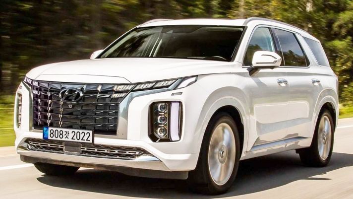 'Kẻ sừng sỏ' thế chân Hyundai Santa Fe 2023 lộ diện: Trang bị đủ sức 'đánh bật' Toyota Highlander?