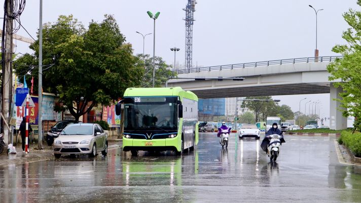 Thêm tuyến buýt điện E06 phục vụ người dân Thủ đô từ hôm nay