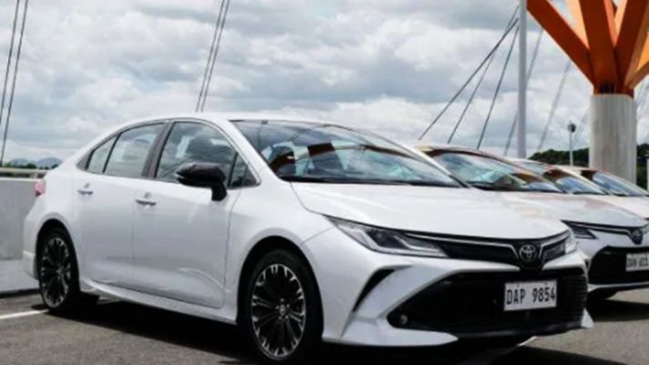 Toyota Corolla Altis GR Sport 2022 ra mắt: Công nghệ đỉnh cao 'đè bẹp' Honda Civic, Hyundai Elantra