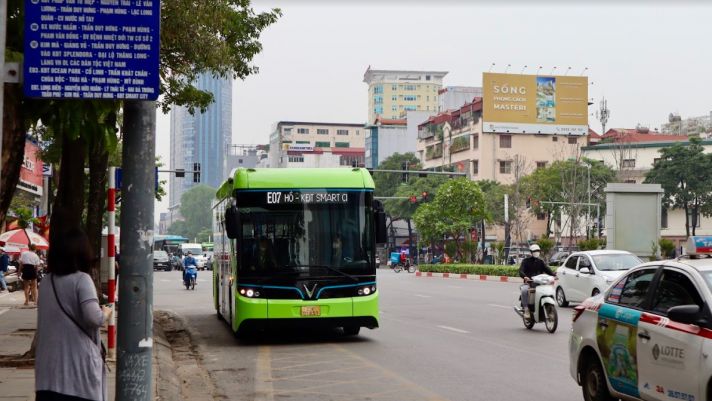 Hà Nội có thêm tuyến xe buýt điện VinBus