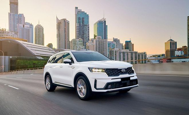 Giá lăn bánh Kia Sorento tháng 4/2022: Ưu đãi chồng chất, lật đổ Hyundai Santa Fe và Toyota Fortuner