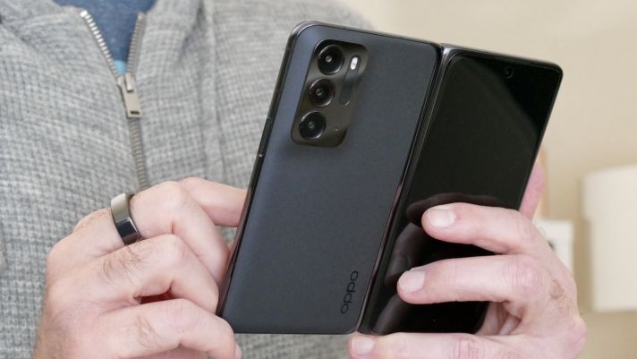 Oppo sắp ra mắt điện thoại gập cạnh tranh dòng Samsung Z Flip