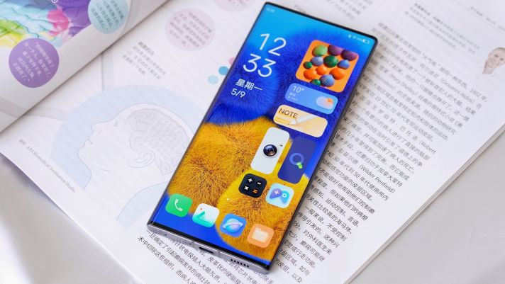 ZTE Axon 40 Ultra chính thức trình làng với màn hình không lỗ đục, giá bằng 1/2 Galaxy S22 Ultra