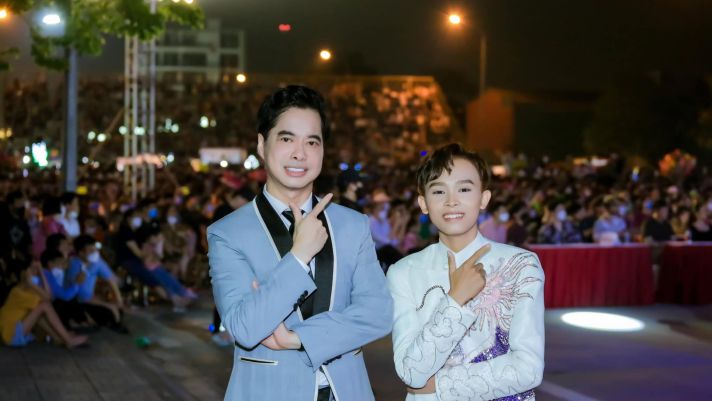 Ngọc Sơn thông báo bán ‘cháy vé’ show diễn có Hồ Văn Cường, khán giả đồng loạt gửi lời chúc mừng