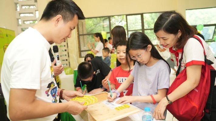 Rộn ràng Ngày hội Cha-Ching trang bị kỹ năng quản lý tiền cho trẻ em Việt Nam