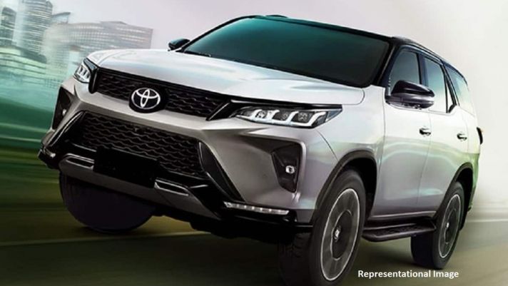 Toyota Fortuner hoàn toàn mới sắp trình làng: Lột xác toàn diện khiến Hyundai Santa Fe ‘tắt điện’