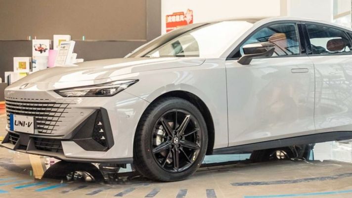 Honda Civic Si 2022 ‘toát mồ hôi’ trước đối thủ mới: Thiết kế chất lừ, công nghệ vượt trội