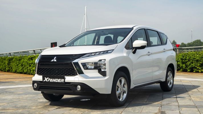 Soi chi tiết Mitsubishi Xpander AT 2022 cực hot: Giá cạnh tranh Toyota Innova, công nghệ mê mẩn