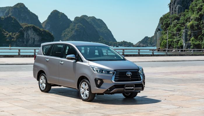 Toyota Innova gây bão thị trường Việt nhờ giảm giá mạnh tay, bám đuổi quyết liệt Mitsubishi Xpander