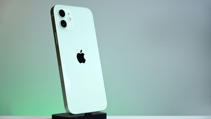 Khách Việt đua nhau mua iPhone 12 đang được giảm thấp chưa từng thấy giữa tháng 6/2022