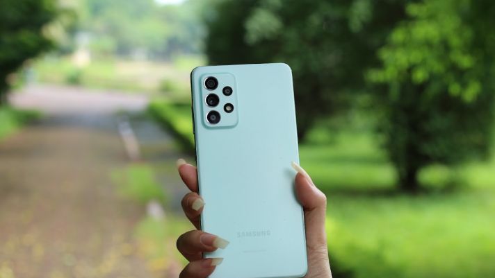 Có nên mua Galaxy A52s - vua tầm trung năm 2021 đang có 'giá rẻ như mơ' trong tháng 6/2022