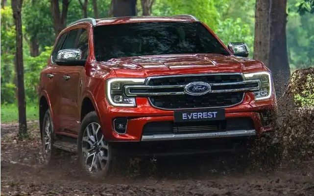 Rò rỉ thông số kỹ thuật Ford Everest 2023 khiến khách Việt phát cuồng, Hyundai Santa Fe chạy té khói