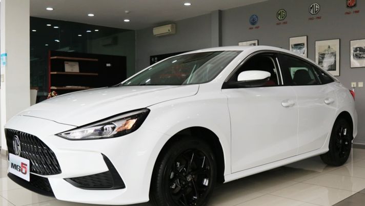 Giá xe MG5 2022 mới nhất tháng 7/2022: Thiết kế và công nghệ so kè Honda Civic, Toyota Corolla Altis