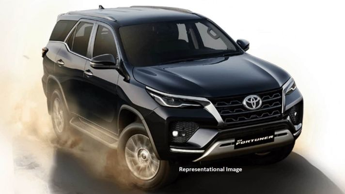 Toyota Fortuner 2023 với hàng loạt trang bị tối tân, sẵn sàng cho Hyundai Santa Fe ‘khóc hận’