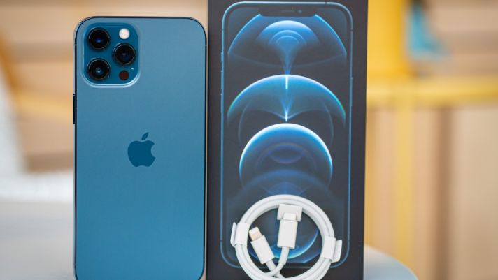 Giá iPhone 12 Pro Max tháng 8/2022: Rẻ hơn iPhone 13 Pro Max đến 10 triệu, mạnh chẳng kém nhiều