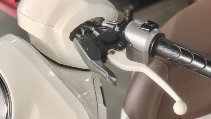 Xuất hiện mẫu xe ga Honda 'lạ mặt' tại đại lý Việt: 'Chung mâm' với Honda Vision