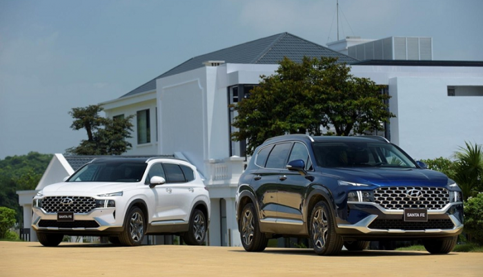 Tin xe trưa 27/8: Hyundai Santa Fe tung ưu đãi hấp dẫn, ‘càn quét’ Toyota Fortuner và Ford Everest