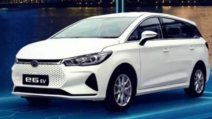 Tin xe hot 1/9: ‘Mối nguy’ của Mitsubishi Xpander 2022 ra mắt, Lộ diện xe ga so kè Honda Vision