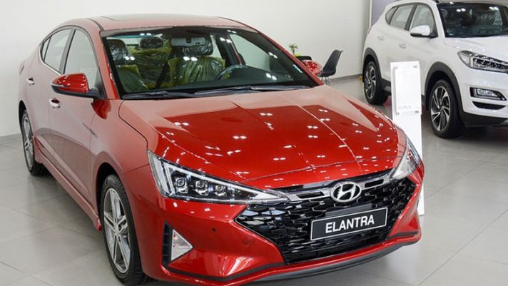 Giá lăn bánh Hyundai Elantra mới nhất tháng 9/2022: Quá rẻ so với chất lượng, đe nẹt Kia K3