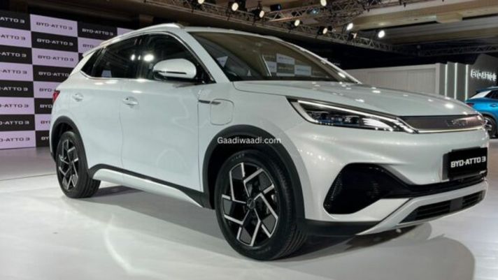 Tin xe 12/10: Đại lý nhận cọc cho mẫu ô tô điện mới, Honda Vision gây sốt