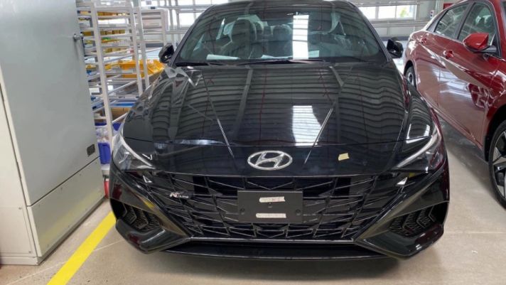 Hyundai Elantra 2023 mới ồ ạt về đại lý, chuẩn bị so tài với Kia K3