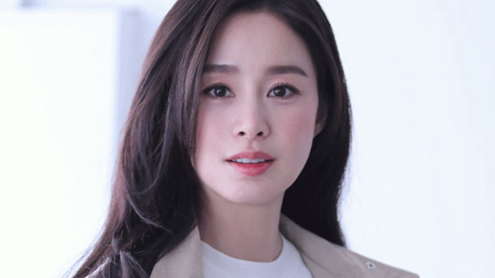 Diện mạo hiện tại của Kim Tae Hee ở tuổi 42 qua camera thường