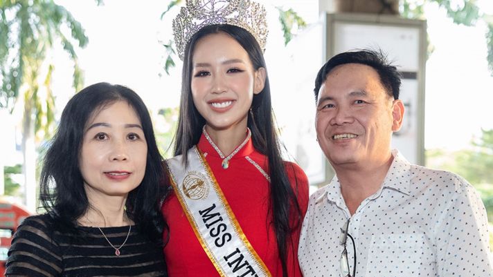 Bảo Ngọc về nước sau khi xuất sắc đăng quang Hoa hậu Liên lục địa 2022