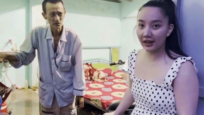 Bà xã Lê Dương Bảo Lâm tích cực làm việc thiện nguyện 
