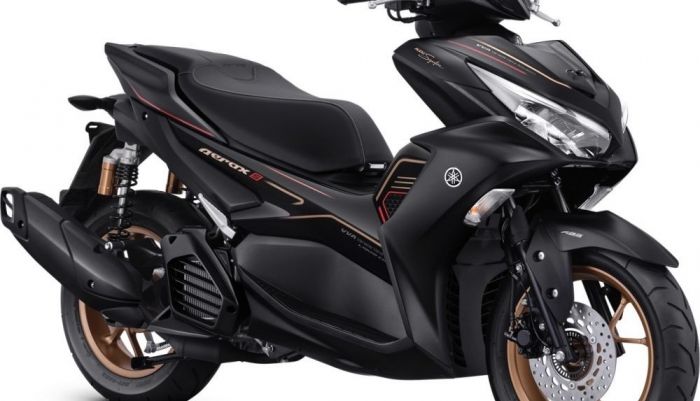 Tin xe hot 2/11: Yamaha Aerox mới ra mắt: Giá hấp dẫn, so kè Honda Vario