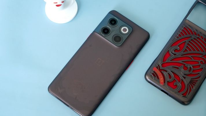 Mở hộp OnePlus Ace Pro phiên bản Genshin Impact Limited Edition đặc biệt