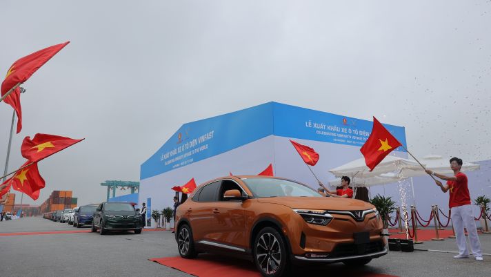 Cột mốc lịch sử của ngành công nghiệp ôtô Việt Nam:VinFast xuất khẩu lô xe điện đầu tiên ra thế giới