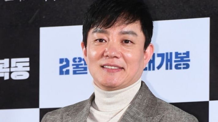 Nam diễn viên Lee Bum Soo bị cáo buộc lạm dụng quyền lực ở trường học