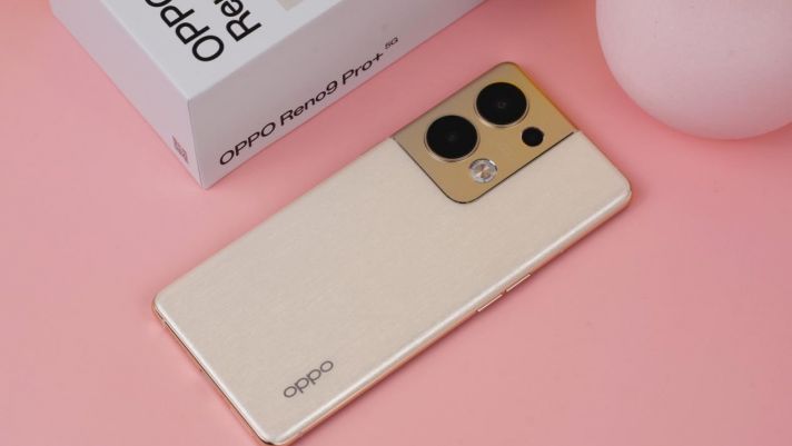 Trên tay OPPO Reno9 Pro+, chip rồng hàng đầu, sạc nhanh 80W, camera lu mờ Galaxy S22 Ultra