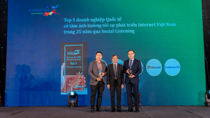 Huawei nhận giải thưởng Top 5 Doanh nghiệp Quốc tế có tầm ảnh hưởng tới sự phát triển Internet VN