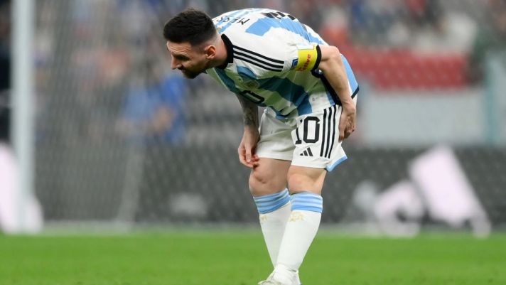 Messi dính chấn thương trong trận thắng Croatia, nguy cơ vắng mặt ở Chung kết World Cup 2022