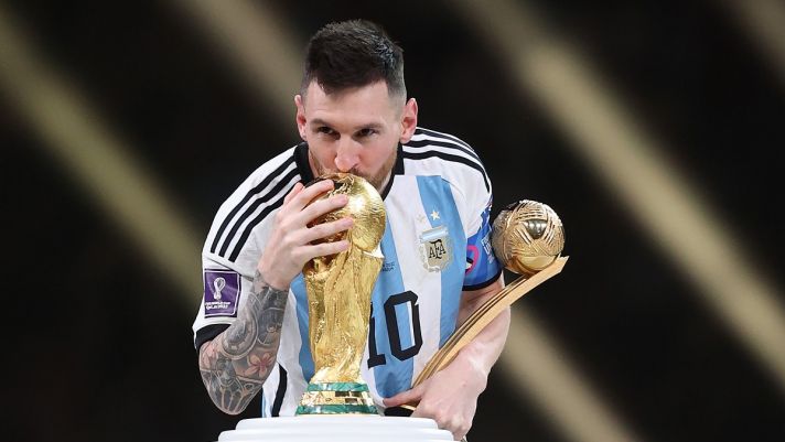 FIFA khẳng định Messi vĩ đại hơn Ronaldo sau chức vô địch World Cup 2022